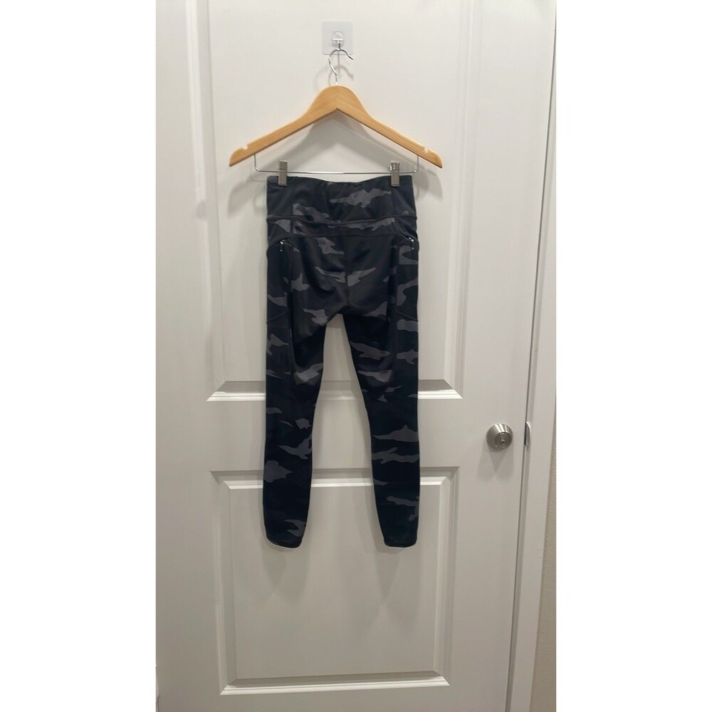 Athleta Leggings Womens XS Black Camo High Rise Zipper Pockets Yoga Athletic Gym